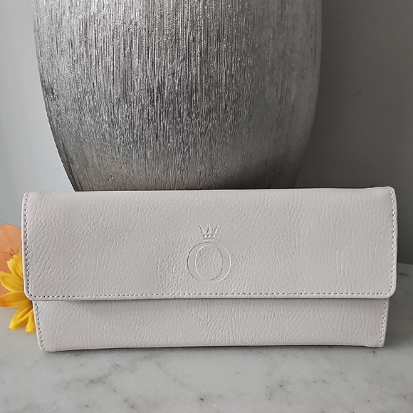 Pandora Handbags - Pandora Makeup/Jewelry Case